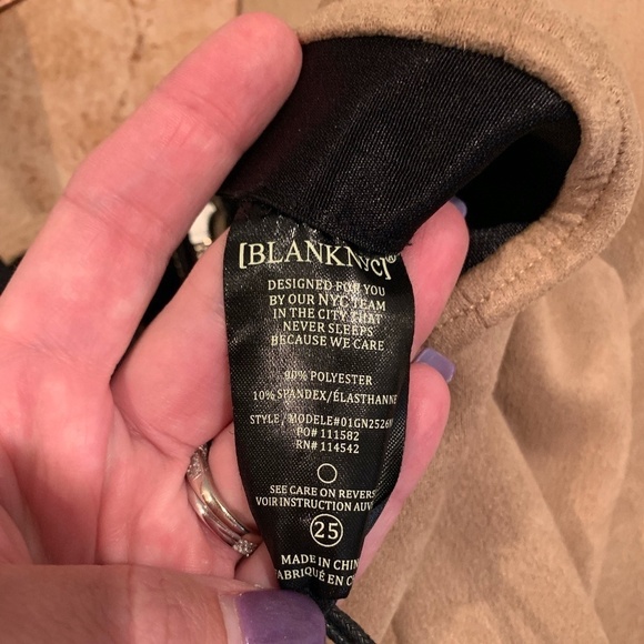 BlankNYC Faux Suede Leggings in Tan size 25 NWT - Picture 5 of 6